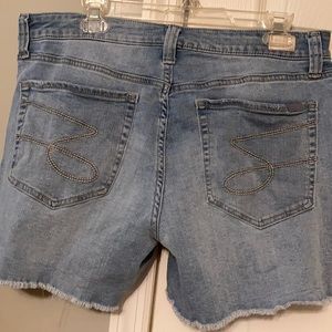 Seven7 distressed shorts